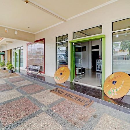 Oyo 90347 Hotel Srikandi Syariah Tasikmalaya Exteriör bild