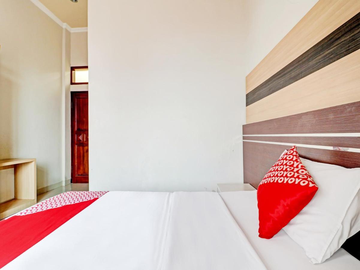 Oyo 90347 Hotel Srikandi Syariah Tasikmalaya Exteriör bild