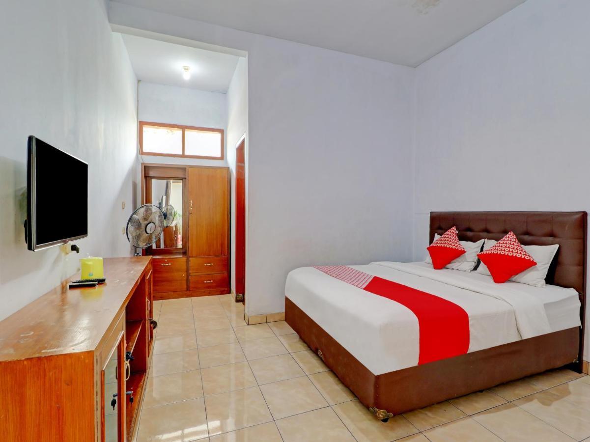 Oyo 90347 Hotel Srikandi Syariah Tasikmalaya Exteriör bild