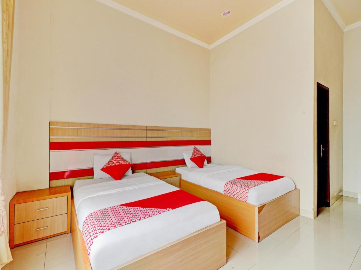 Oyo 90347 Hotel Srikandi Syariah Tasikmalaya Exteriör bild